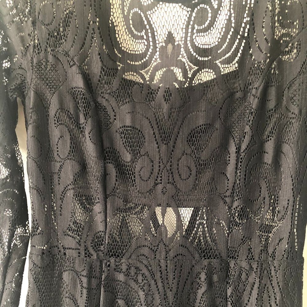 Floor length black dress (M)